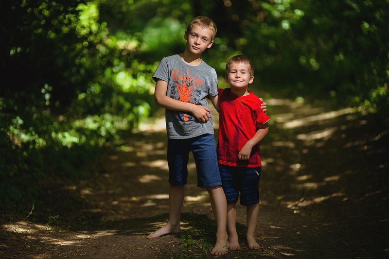 дети на природе photo preview