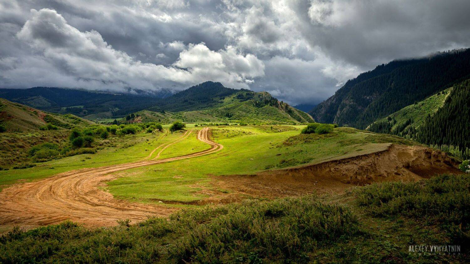 В ущелье Джеты-Огуз. Автор: Алексей Вымятнин казахстан, плато, горы, джеты-огуз, джетыогуз, фототур, Алексей Вымятнин