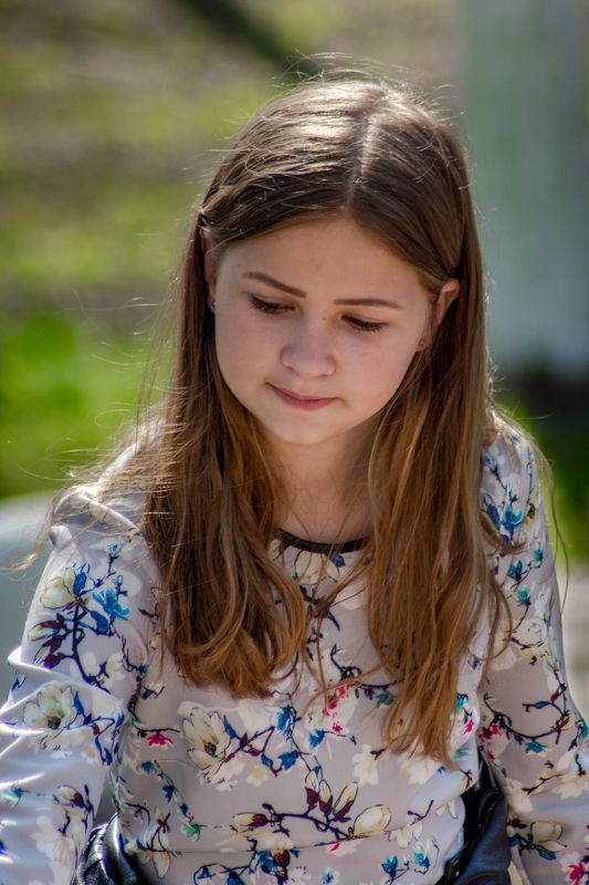 девочка, городской парк, праздник photo preview