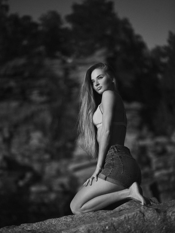 девушка, лес, чб Настяphoto preview