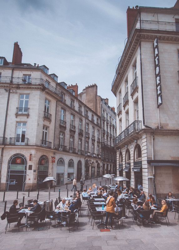 france, nantes, city, urban, street, architecture, people, purple, square, cityscape Nantes Iphoto preview
