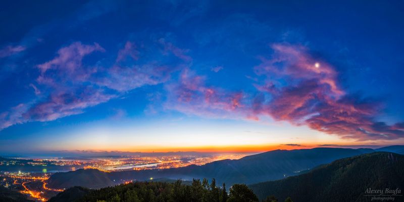 рассвет, пейзаж, горы, город, зарево, природа Первые краски дняphoto preview