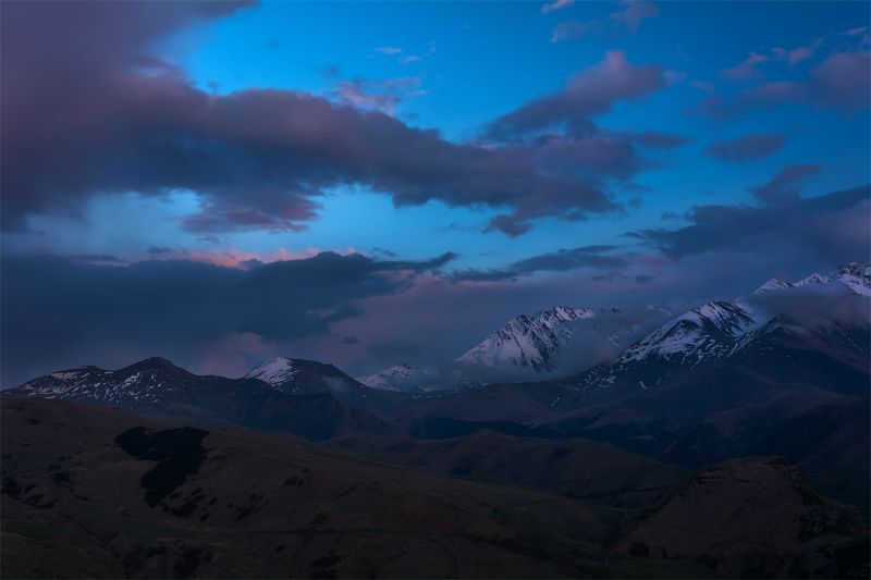 природа, пейзаж, кавказ, горы, весна, вечер, панорама, закат, солнце, небо, облака, свет *photo preview