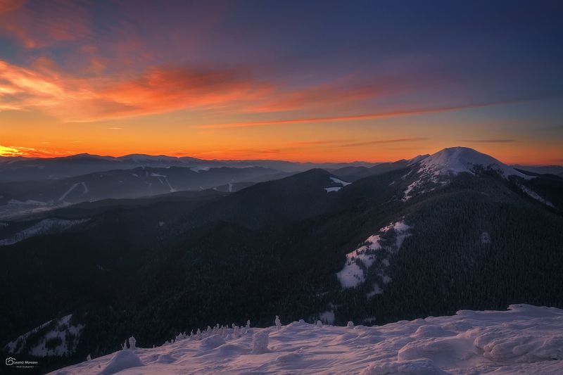 карпаты., украина., зима., пейзаж., снег., карпатский., гора., красивый., небо., природа., дерево., холод., мороз., путешествия., белый., сезон., ель., лес., фон., снежный., горы., зимний., утро., отдых., солнце., лед., изморозь., иней., сцена., синий., с photo preview