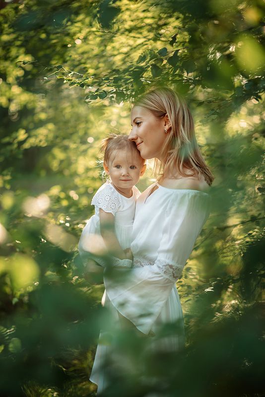 семья мама любовб счастье дочка малыш девочка лето солнце photo preview