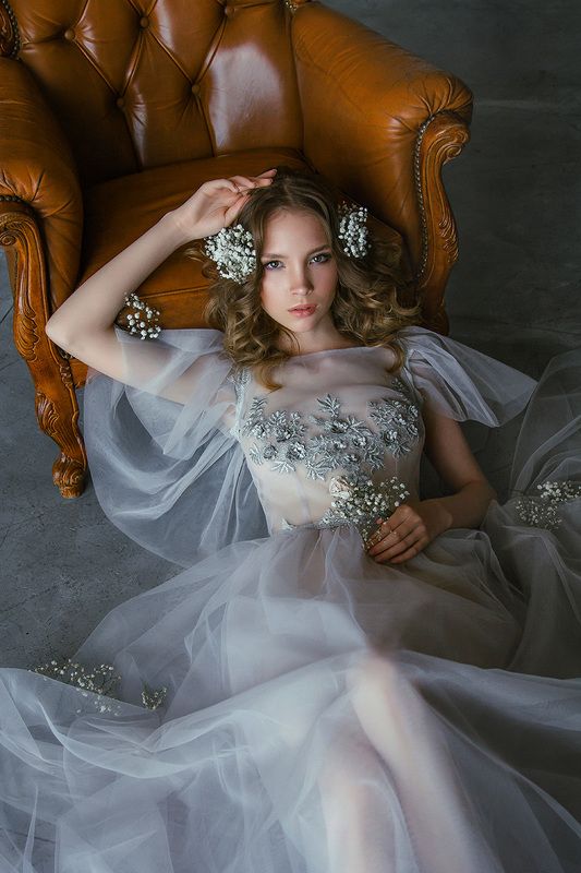 девушка, портрет, цветы, свет, girl, portrait, flowers, light, people, розы, roses *photo preview