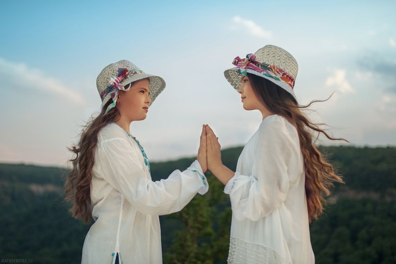 Сестрыphoto preview