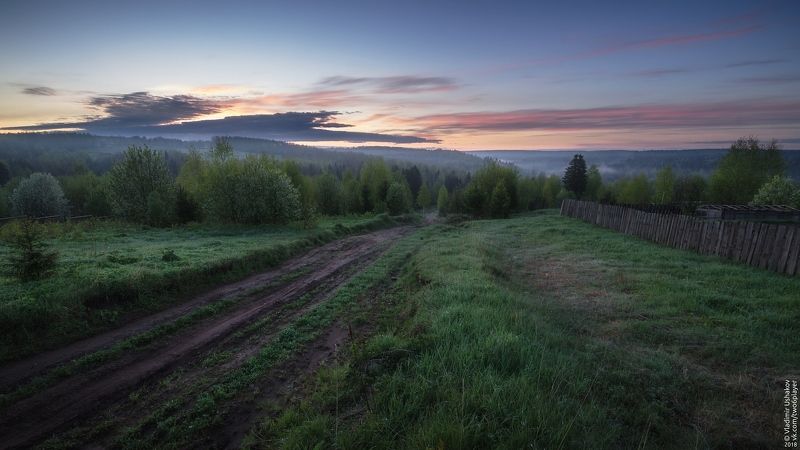 утро, рассвет, дорога, деревня, Сибирь, Пермский край Рассвет у деревни фото превью
