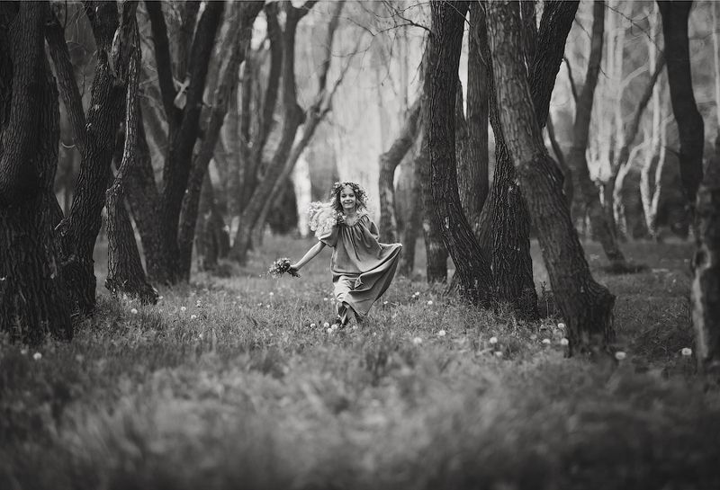 дети, лето, черно-белое В дали от города!photo preview