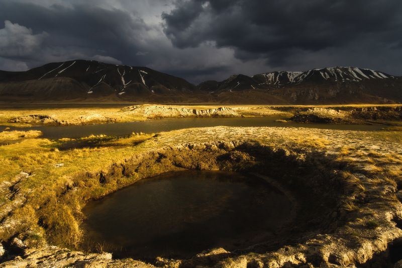 киргизия, кыргызстан, средняя азия, горы, дорога, скалы, пейзаж, лето, ущелье, озеро, закат Перед грозойphoto preview
