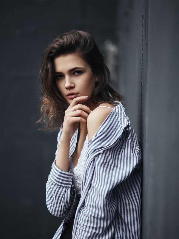 девушка, портрет, улица, модельные тесты, цвет Виолеттаphoto preview