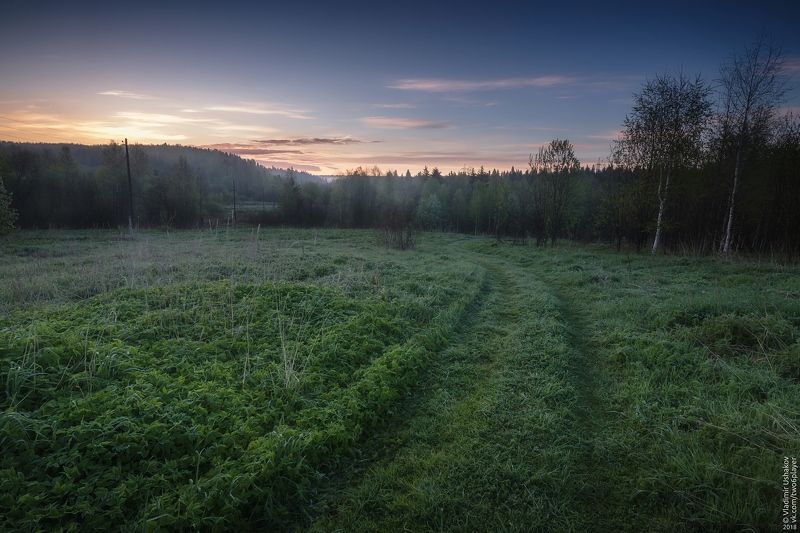 утро, рассвет, поле, дорога, деревня, Сибирь, Пермский край На рассвете фото превью