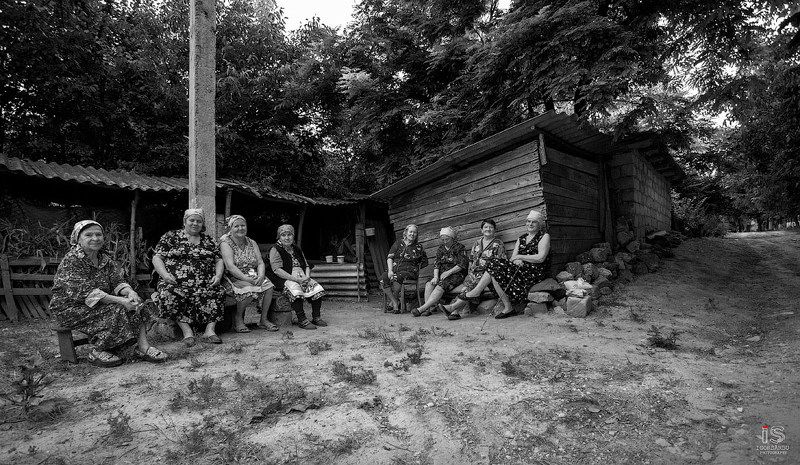 Девчата нашего двораphoto preview