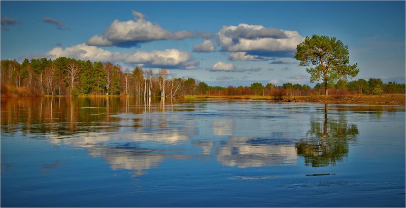 Разлив на реке Устаphoto preview