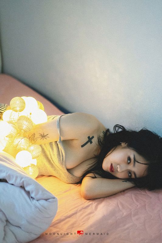 #sexy #girl #woman #beauty #cute #light #night #red #seminude #potrait #underwear #female #cigarette #filmlike girlphoto preview