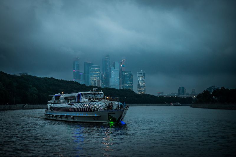 Сумерки на рекеphoto preview