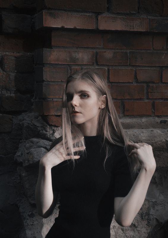 girl,fashion,color,portrait,urban,city,девушка,фэшн,город,урбан,индастриал,industrial,beautiful,beautiful girl,tula,тула,light at an impassephoto preview