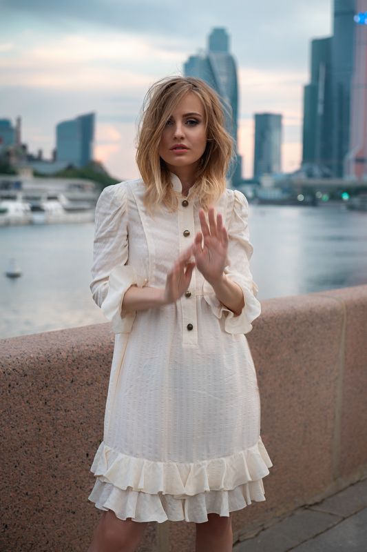 портрет девушка photo preview