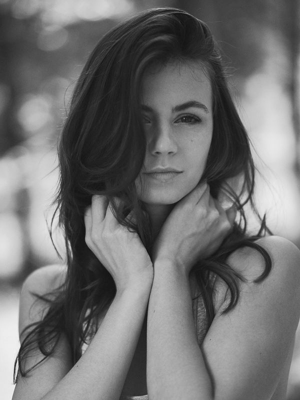 чб, портрет Машаphoto preview