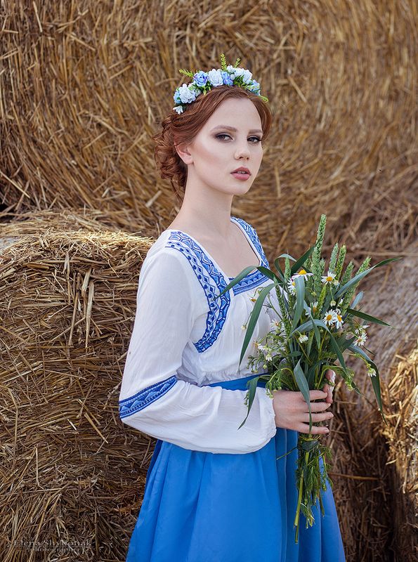 деревня, ягненок, козленок, стога сена, природа, колосья, народный костюм ****photo preview