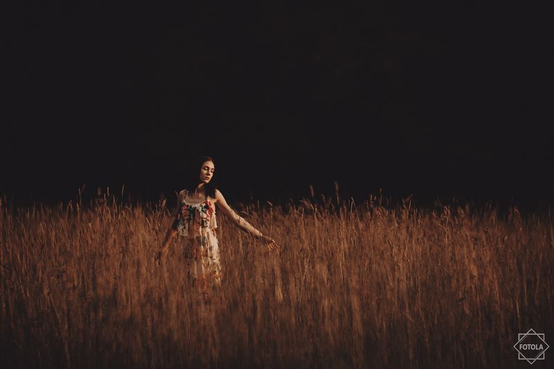 portaiture, female, model, evening, golden  hour,  портрет, женщины, вечер In the evening fieldsphoto preview