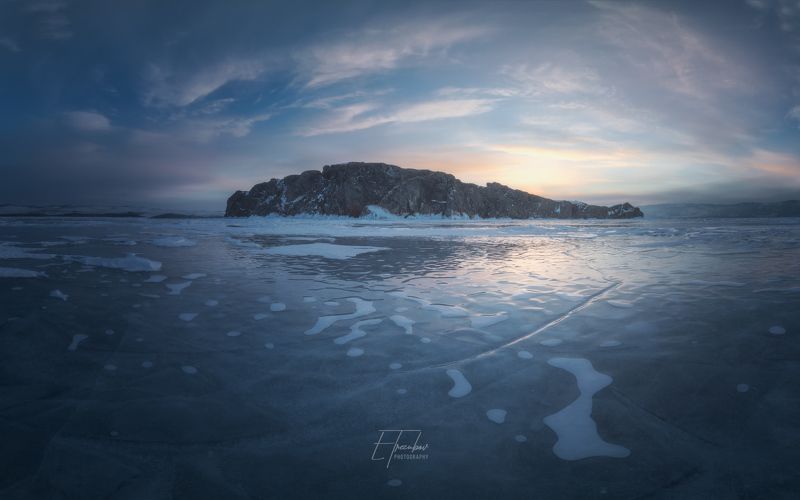 байкал, зима, лед, снег, облака, остров, закат Вид на остров Замогой после закатаphoto preview