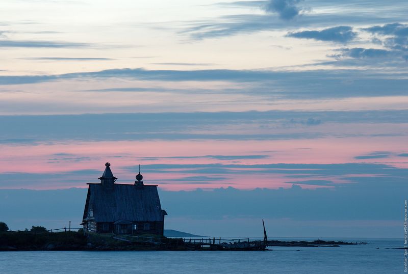 соловки,рабочеостровск,карелия,белое море,церковь,остров,ночь,утро,север,лето,дно,путешествие,пейзаж,фильм Летняя ночь на берегу Белого моряphoto preview