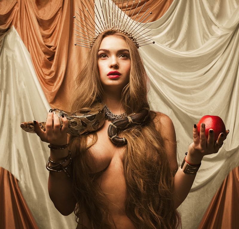 #eva #snake #apple #woman Evaphoto preview