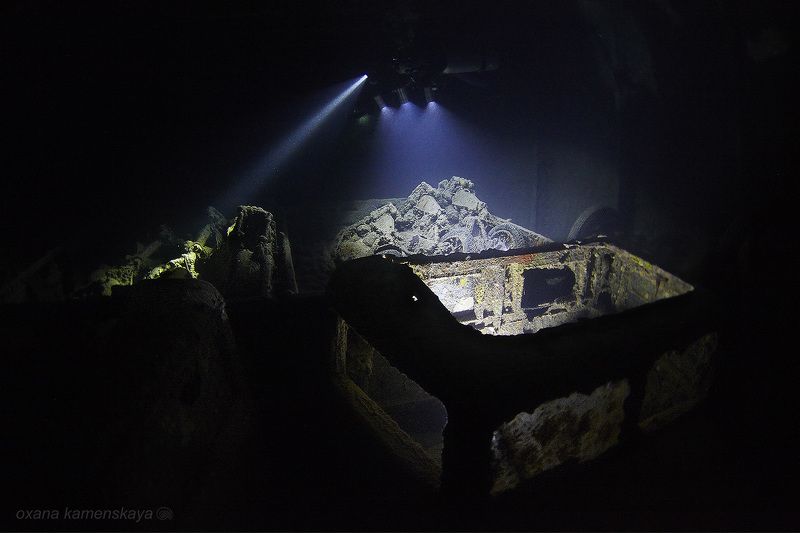 wreck thistlegorm underwater ship inside light flash SS Thistlegorm #3. Нижний ярус трюма.photo preview