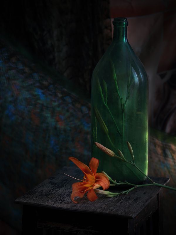 С лилиейphoto preview