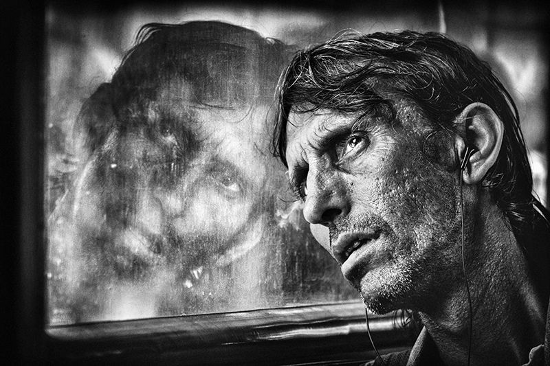 portrait Mirrored фото превью