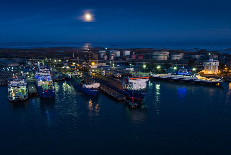 aerial Порт под лунойphoto preview