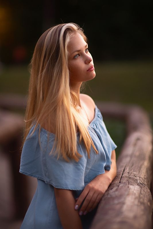 портрет девушка photo preview