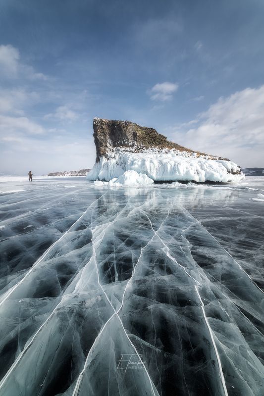байкал, зима, лед, снег, облака, остров, день, ольхон, мыс Прогулка у мыса Кобылья Головаphoto preview
