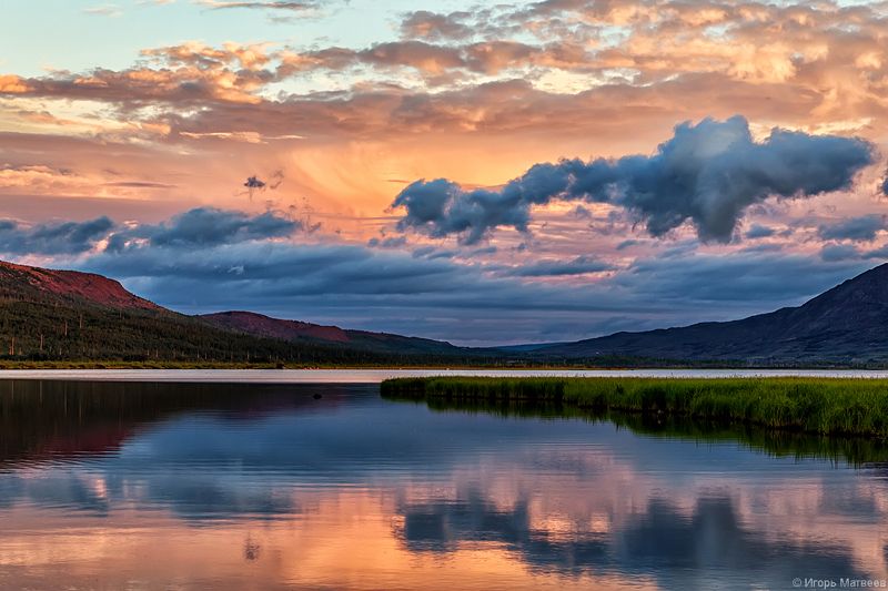 пейзаж,горы,закат,небо,озеро, Конец Заполярного лета. фото превью