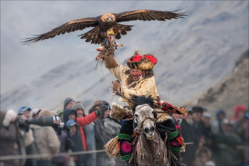 монголия, фестиваль охотников с беркутами, западная монголия, altai eagle festival, азия, golden eagle festival, охотники с беркутами, осень, golden eagle, mongolia, asia, фототур в монголию, фототур на алтай, фототуры по россии, фототур в монголию в 2019 Монголия: люди..лица ..птицы .. (#2)photo preview