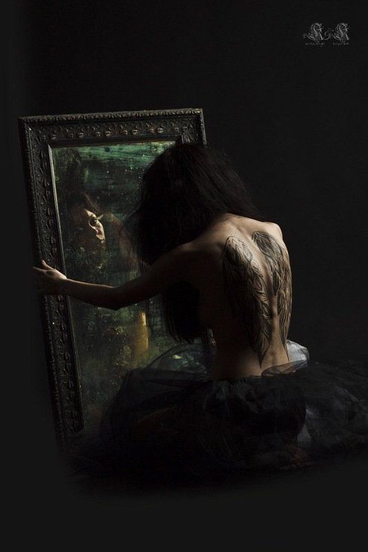 готика, хоррор, портрет, студия, боди-арт, татуировка, крылья, зеркало photo preview