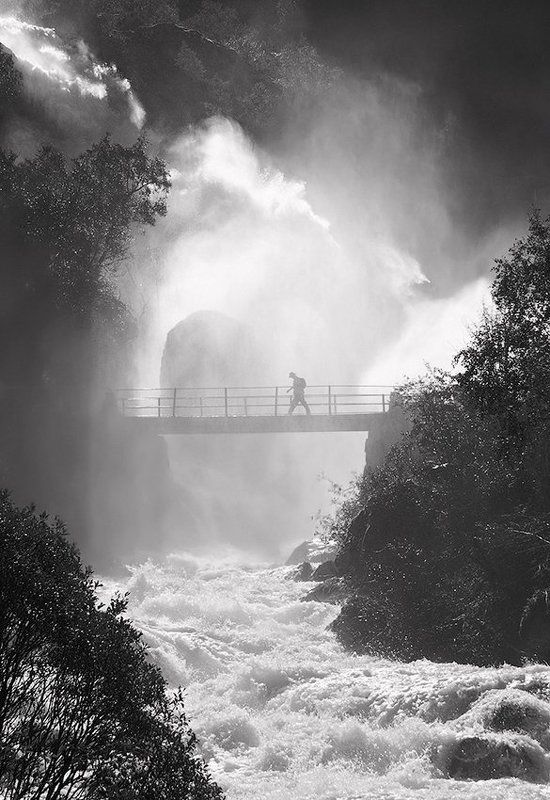 норвегия, водопад бриксдаллен Briksdalenphoto preview