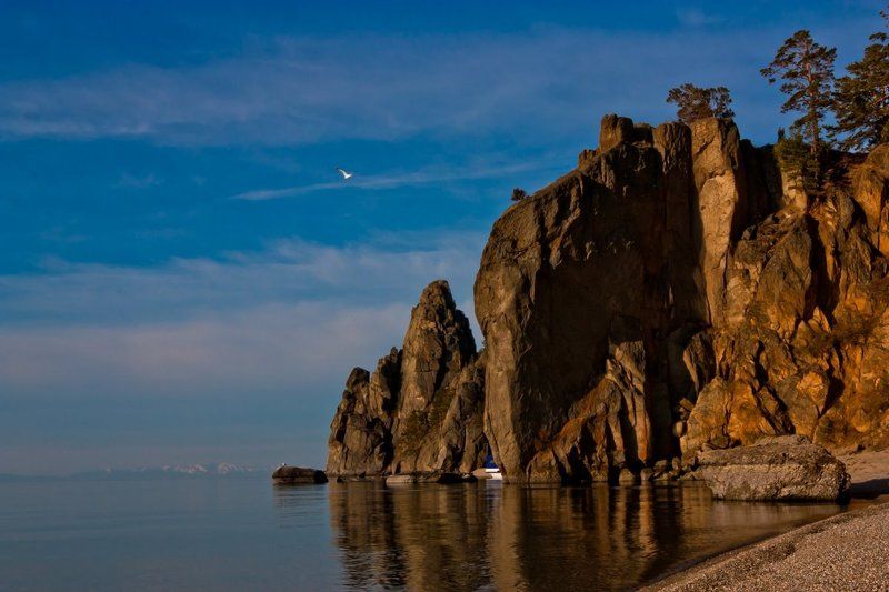 байкал, бухта песчаная, за уходящим льдом байкала photo preview