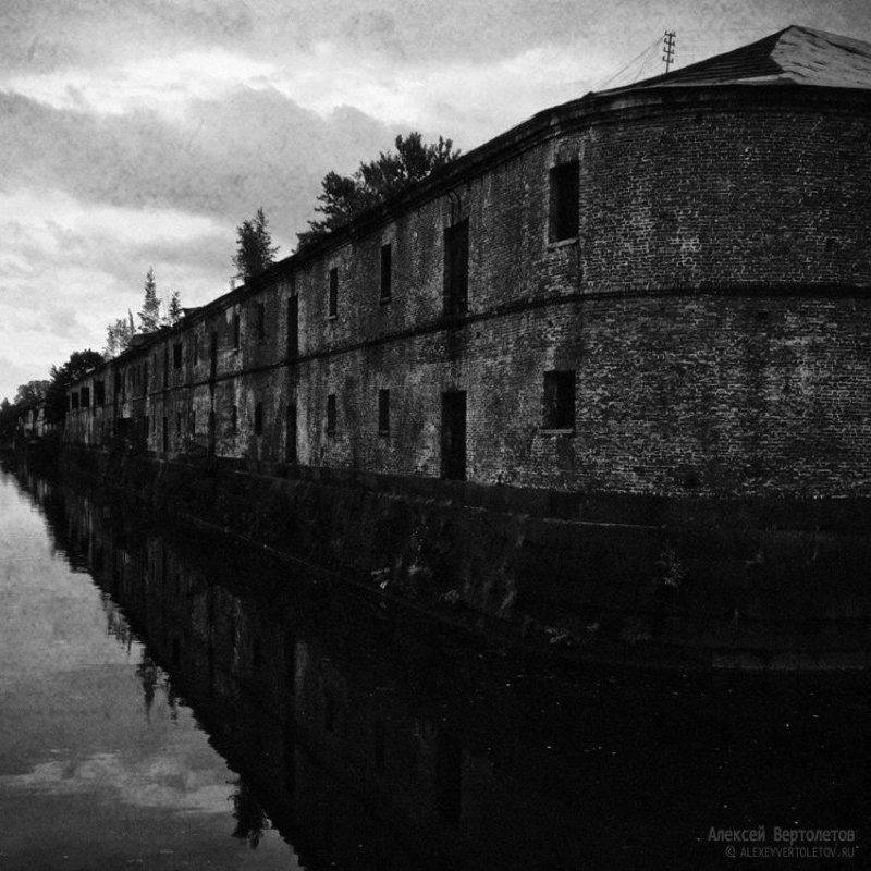 арсенал, канал, кирпич, алексей вертолетов photo preview