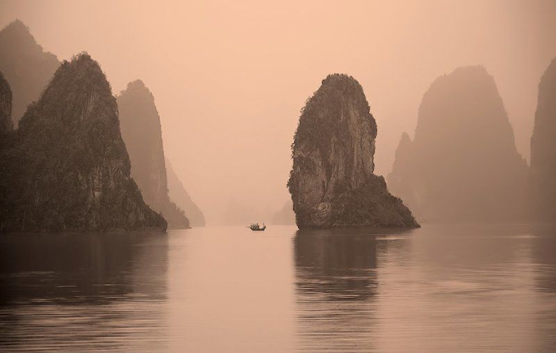 халонг бэй, вьетнам Кинг-Конг жив. Пробуждениеphoto preview