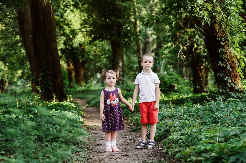 дети, мальчик и девочка, парк, лето, лес, слезы, эмоции ***photo preview