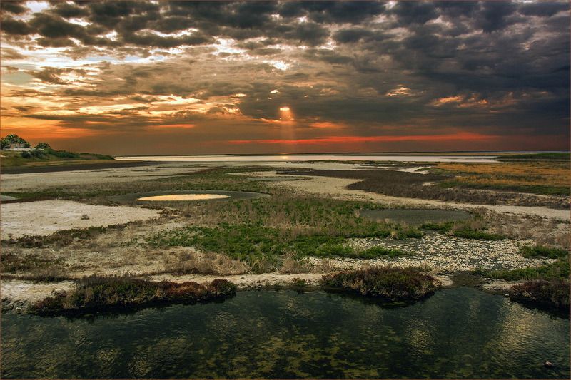 вечер краски солнце лучи Сивашские лиманы в вечерних краскахphoto preview