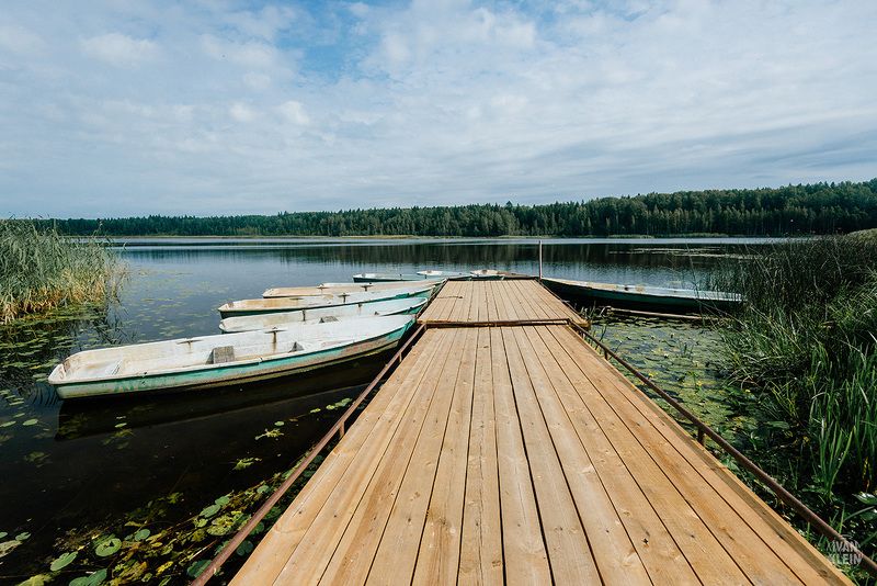 пирс,лодки,лодка,пейзаж,озеро,река,небо,лето,день,транспорт,красиво,дерево,горизонт, Деревянный пирсphoto preview