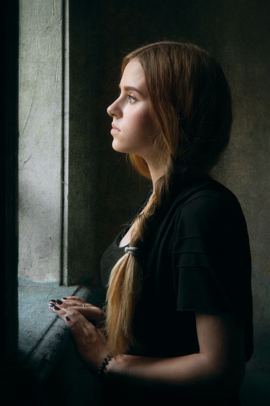 У окна...photo preview