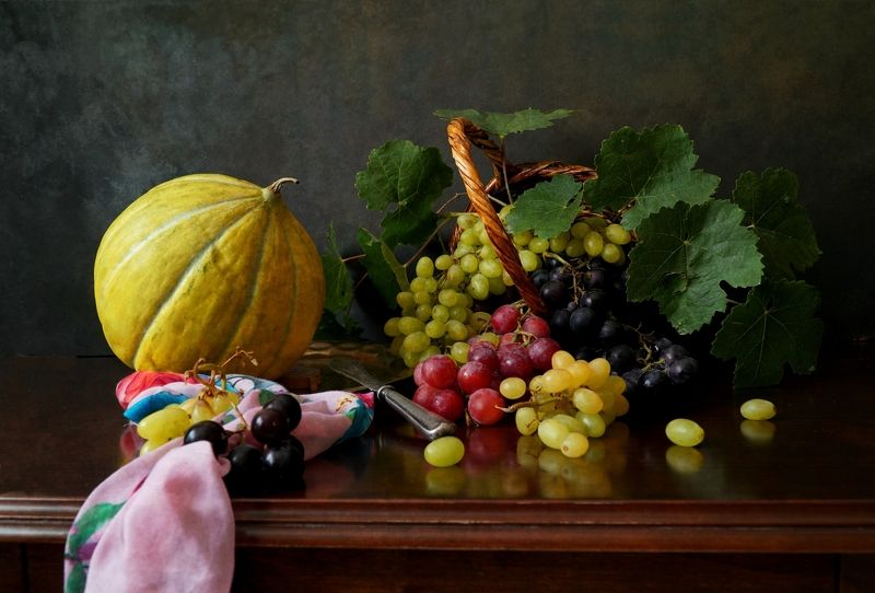 Melon and grapes Melon and grapesphoto preview