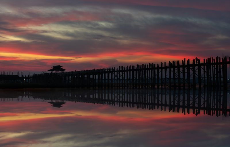 u-bein,travel,бирмаб,путешествие,восход,отражение,мьянмаБ Точка красного...photo preview