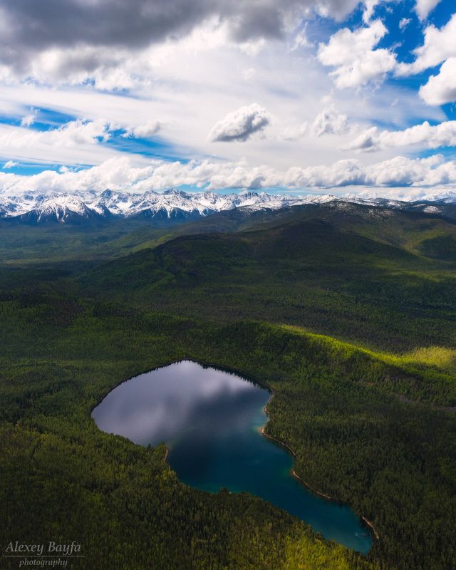 горы, озеро, пейзаж, лес, природа Среди лесовphoto preview