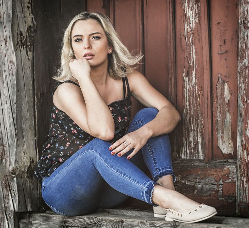 Country Girlphoto preview