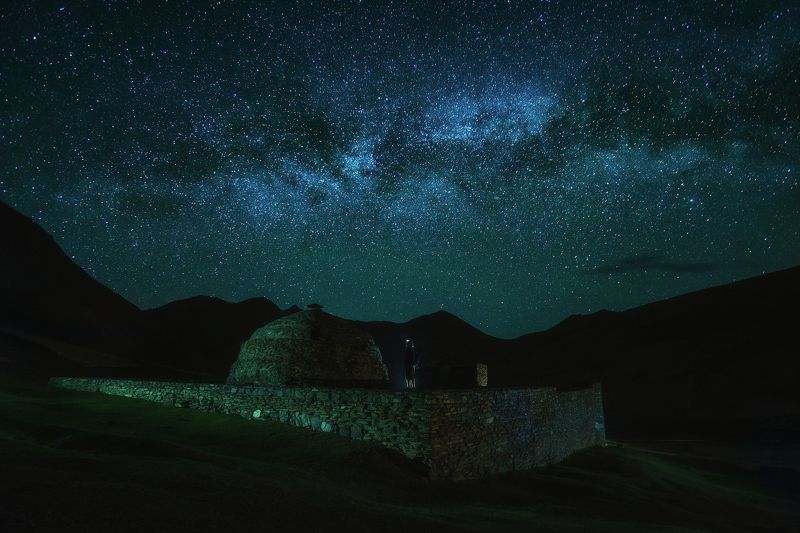 киргизия, кыргызстан, средняя азия, горы, ущелье, скалы, пейзаж, лето, млечный путь, каньон, ночь, звезды, караван-сарай Сны древнихphoto preview